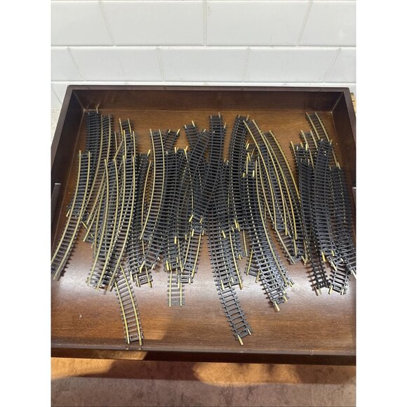 Atlas HO Scale Train Tracks Lot Of 50 pieces Curved Snap brass Tracks - Picture 1 of 8